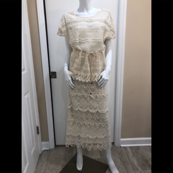 Solitaire Dresses & Skirts - Solitaire women’s crochet skirt set size Large